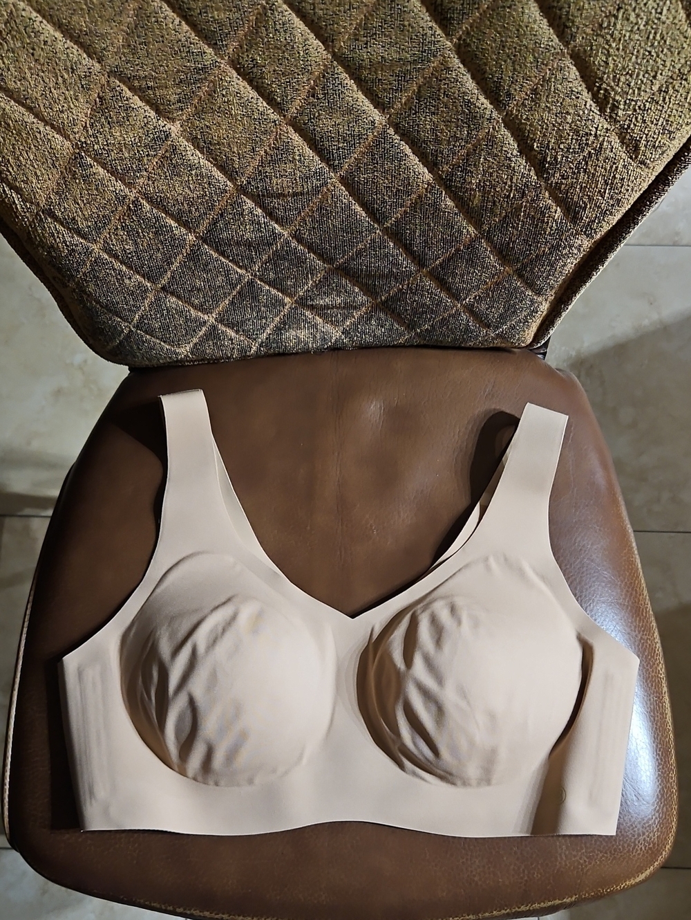 Honeylove Softform V-Neck Pullover Bra Wireless Seamless Lightly Lined Padded